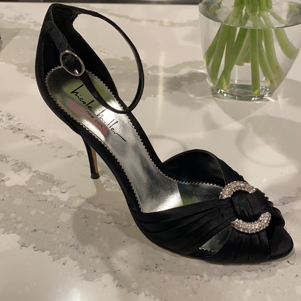 Stunning Nicole Miller black satin dress sandals